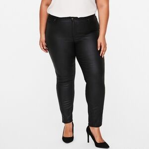 NWT Penningtons Junarose/ Slim Coated Black Jeans/ Size US 16